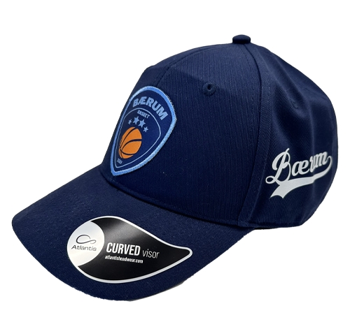 Baseball cap i merket Atlantis Hit med påtrykket 2 stk Bærum Basket logoer.