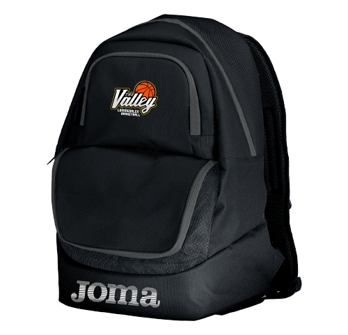 Romslig og praktisk ryggsekk, noe som gjør den ideell for å ta med , ball, sko og treningstøy.